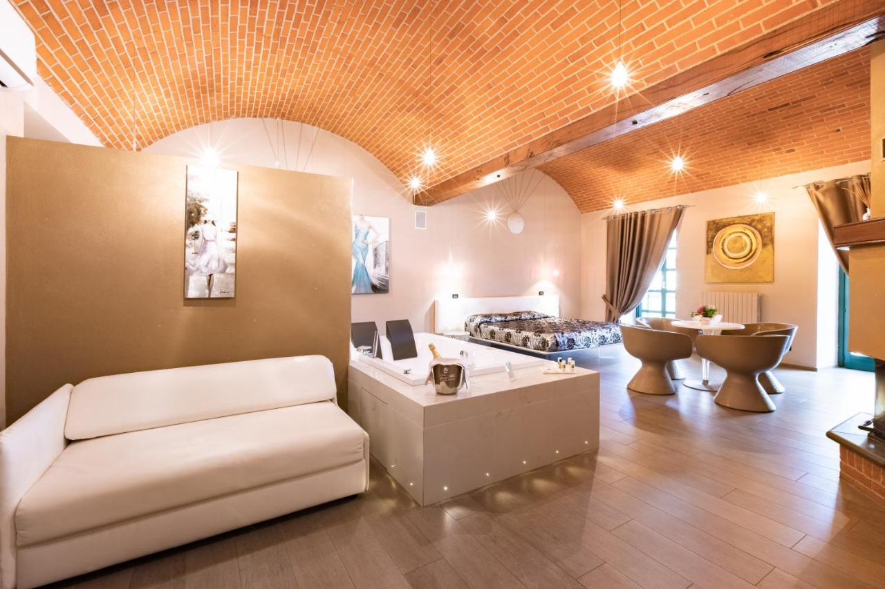 Le Lanterne Hotel Borgo San Dalmazzo Bagian luar foto